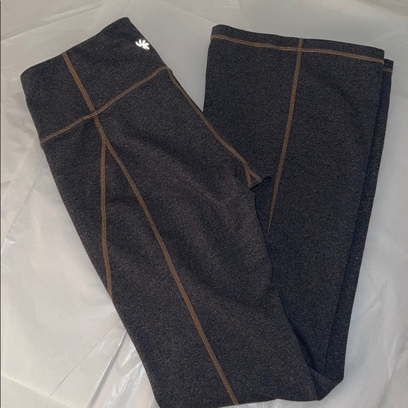 Athleta Yoga Pants! - Picture 5 of 9